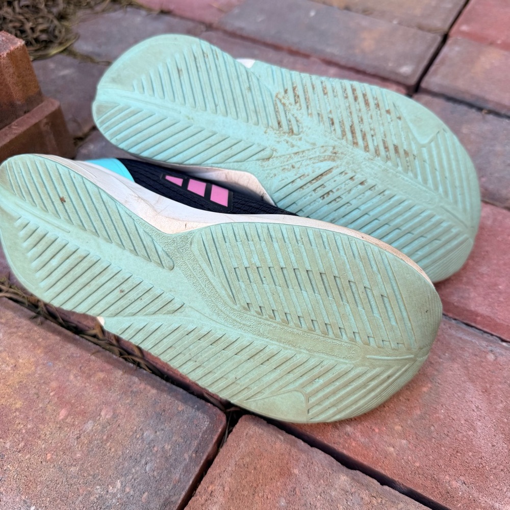 Adidas‎ girls Black and Pink Running Shoes size 1 - Picture 4 of 6